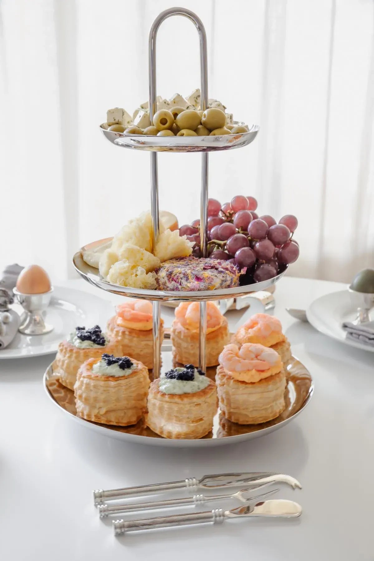 APUS 3-Tiered Cake Stand
